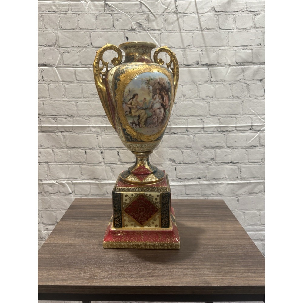 Antique Hand‎ Painted Royal Vienna Porcelain Urn